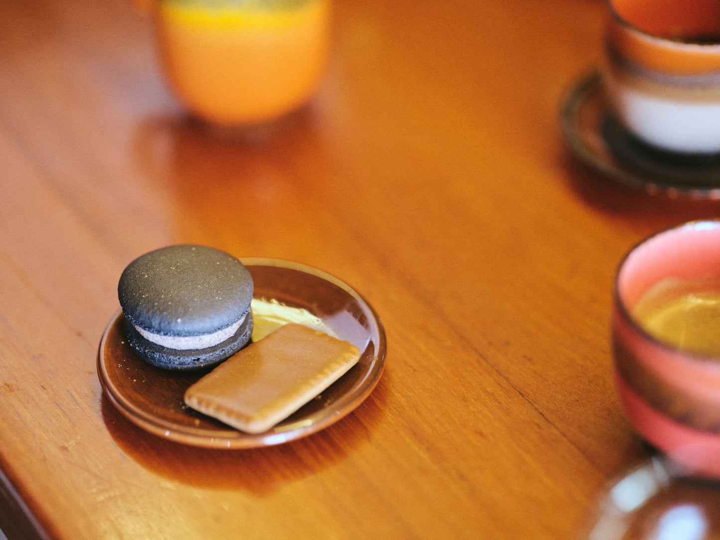 HKLIVING - 70s Ceramics: Saucers, Roasts