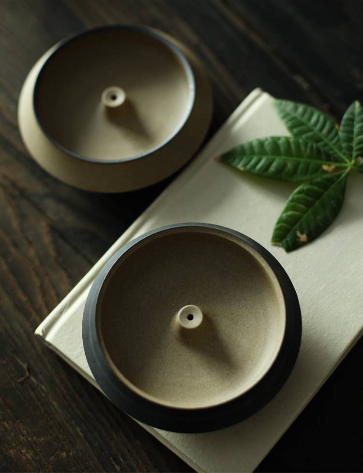 Gohobi - Handmade Ceramic Black Incense Holder