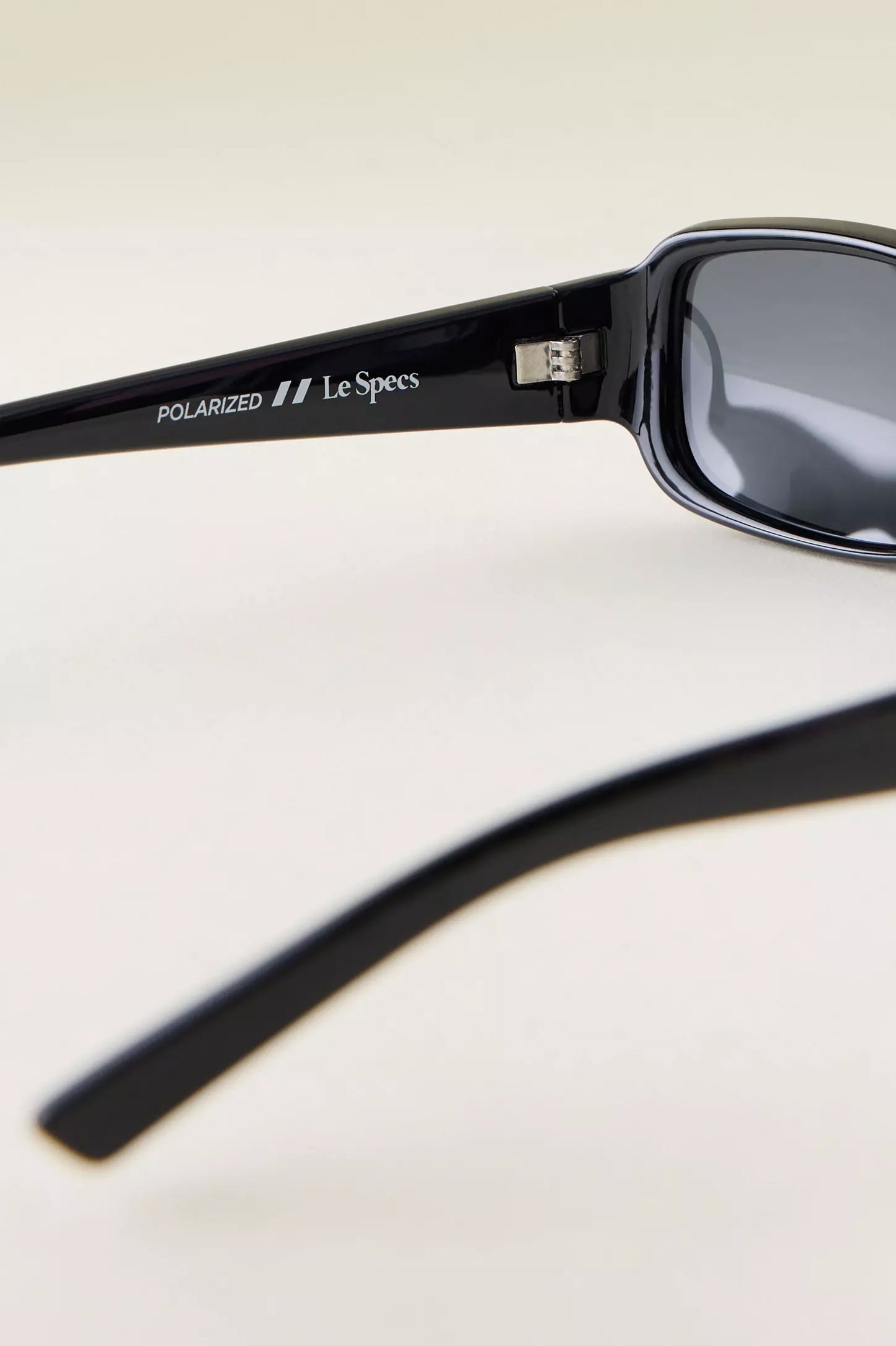 Le Specs - Gigglemug, Black