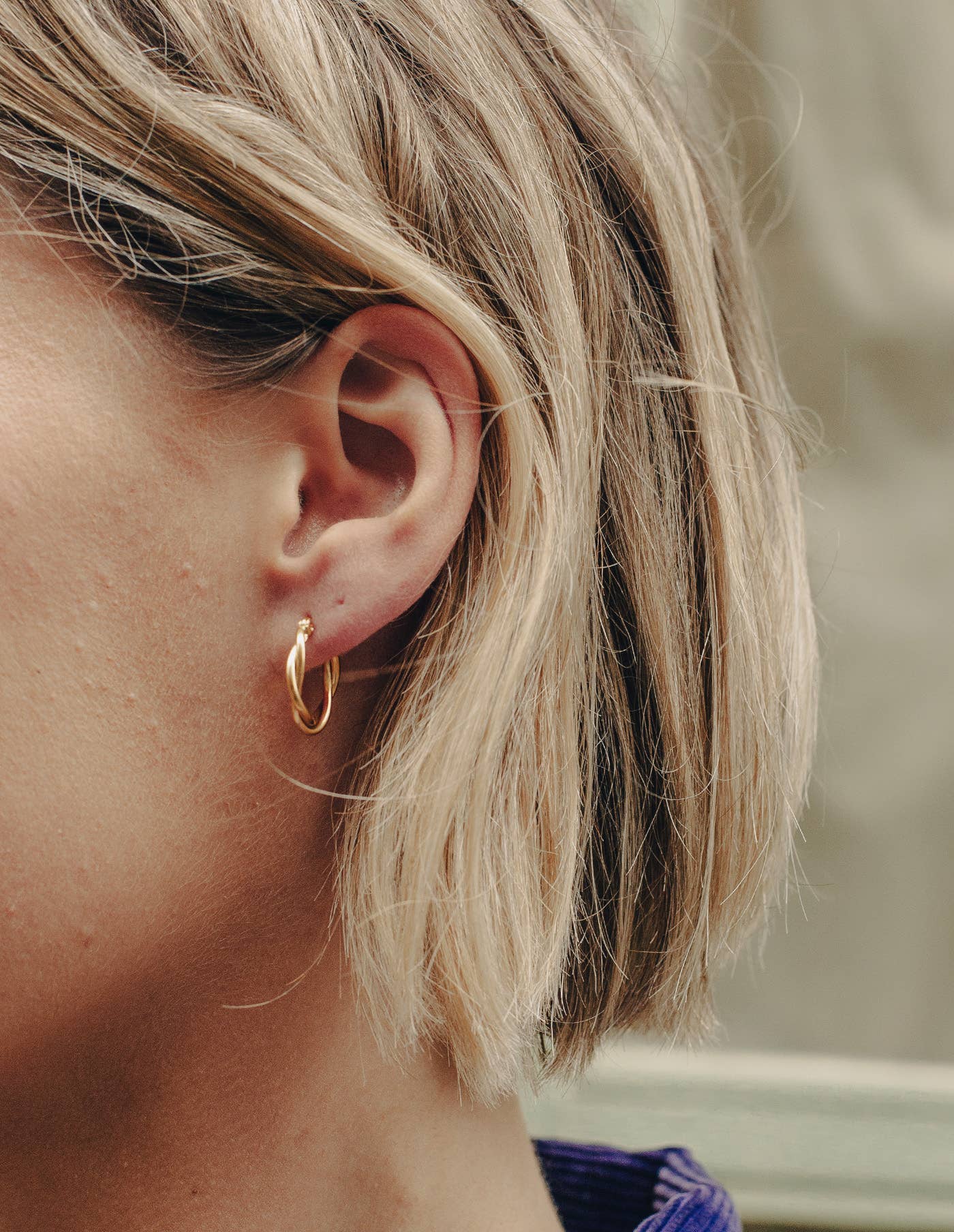 Nordic Muse - Gold Small Entwined Latch Hoop Earrings