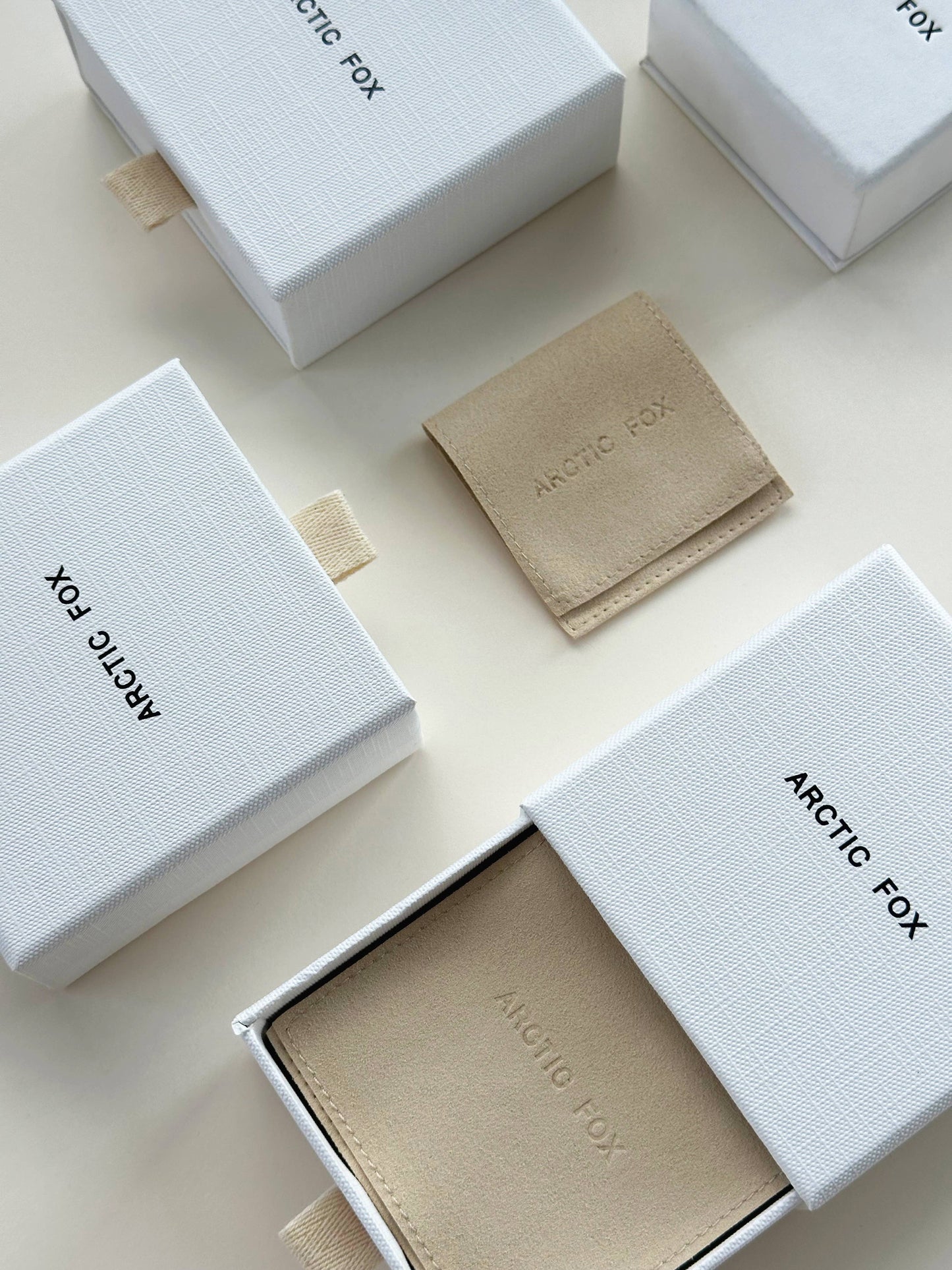 Arctic Fox & Co - Liv Signature Hoop Earring, Gold