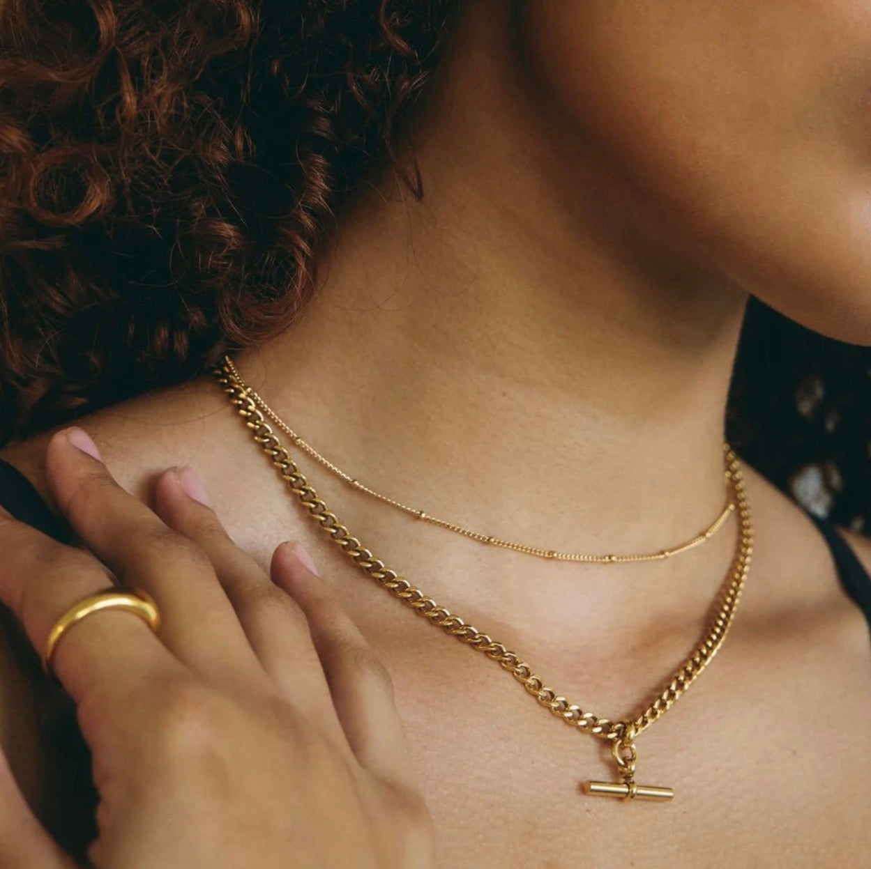 By Rae - The Piha T-Bar Necklace Curb, Gold