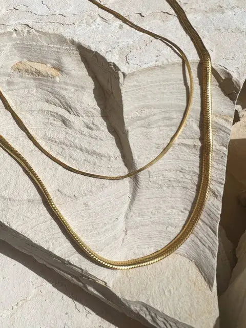 Shyla - Slim Snake Necklace - Gold