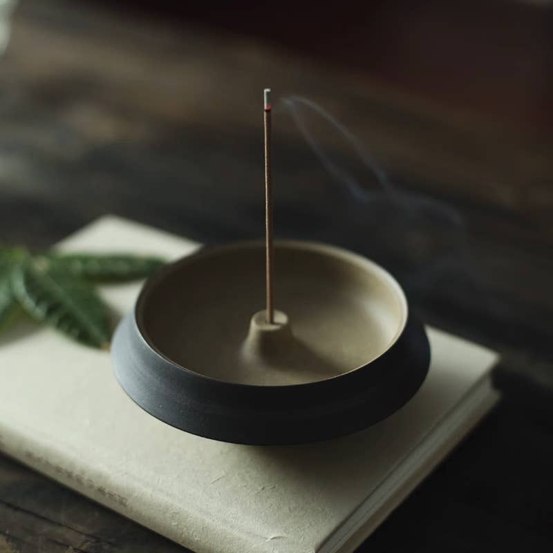 Gohobi - Handmade Ceramic Black Incense Holder