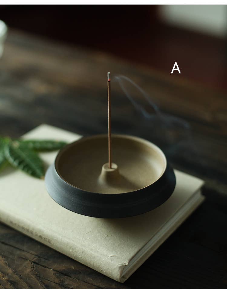 Gohobi - Handmade Ceramic Black Incense Holder