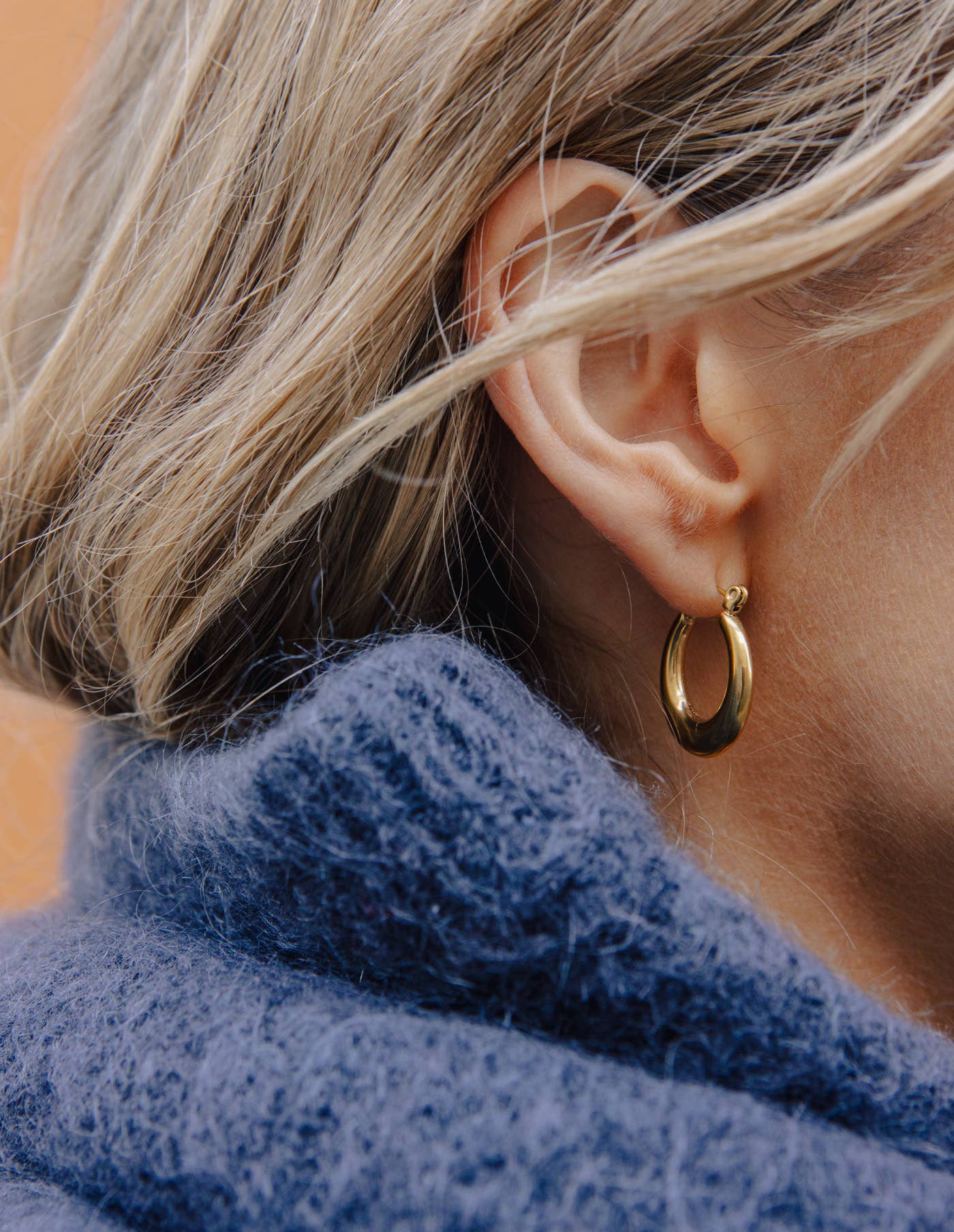 Nordic Muse - Oval Hoop Earrings, Gold
