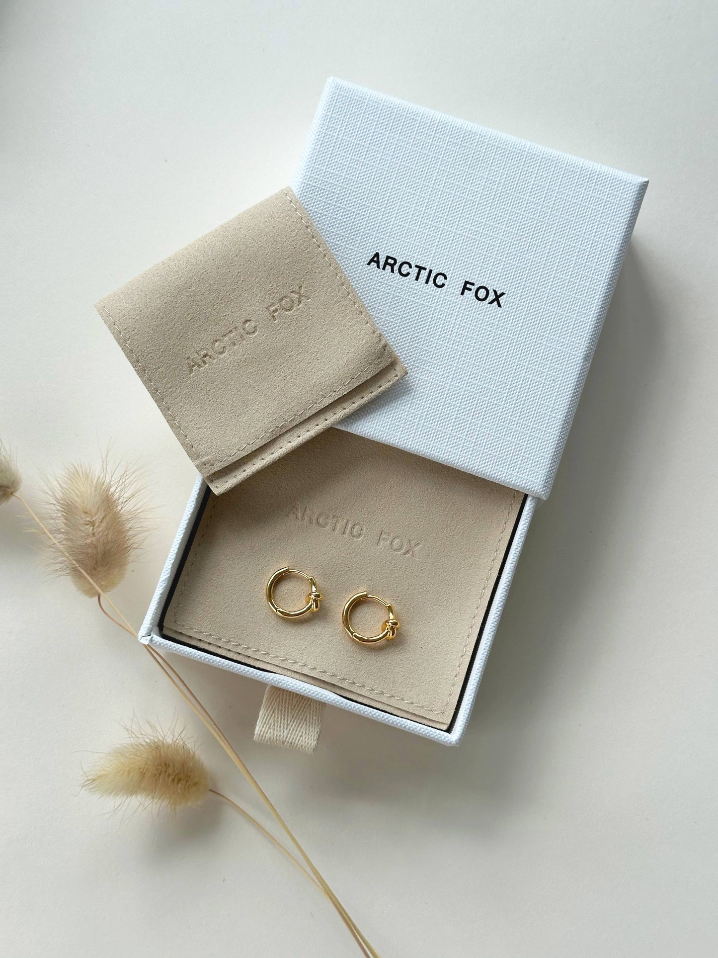 Arctic Fox & CO. - IRIS - Knotted Stud Earrings
