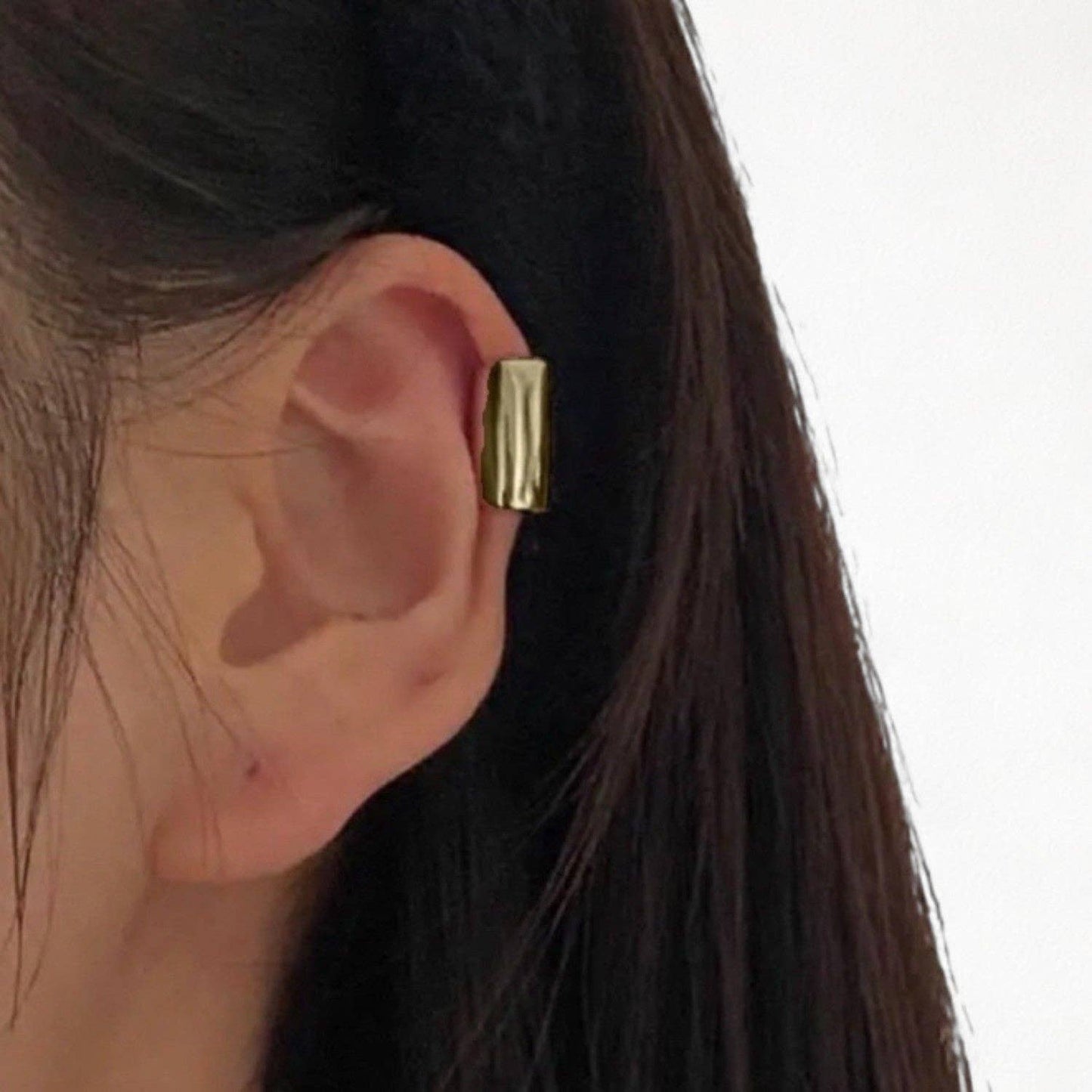 Gold Earlobe Cuff Earring (One Piece)