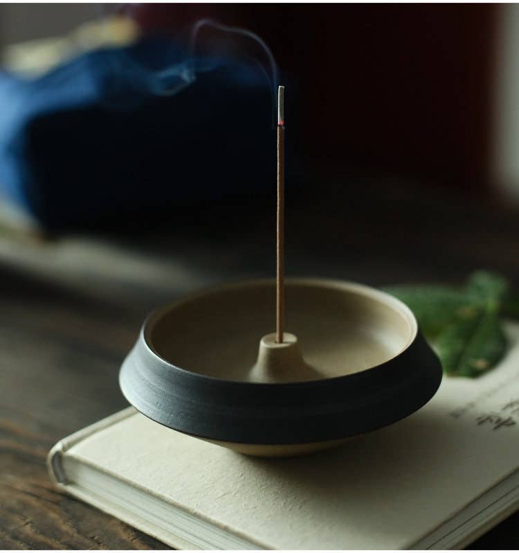 Gohobi - Handmade Ceramic Black Incense Holder