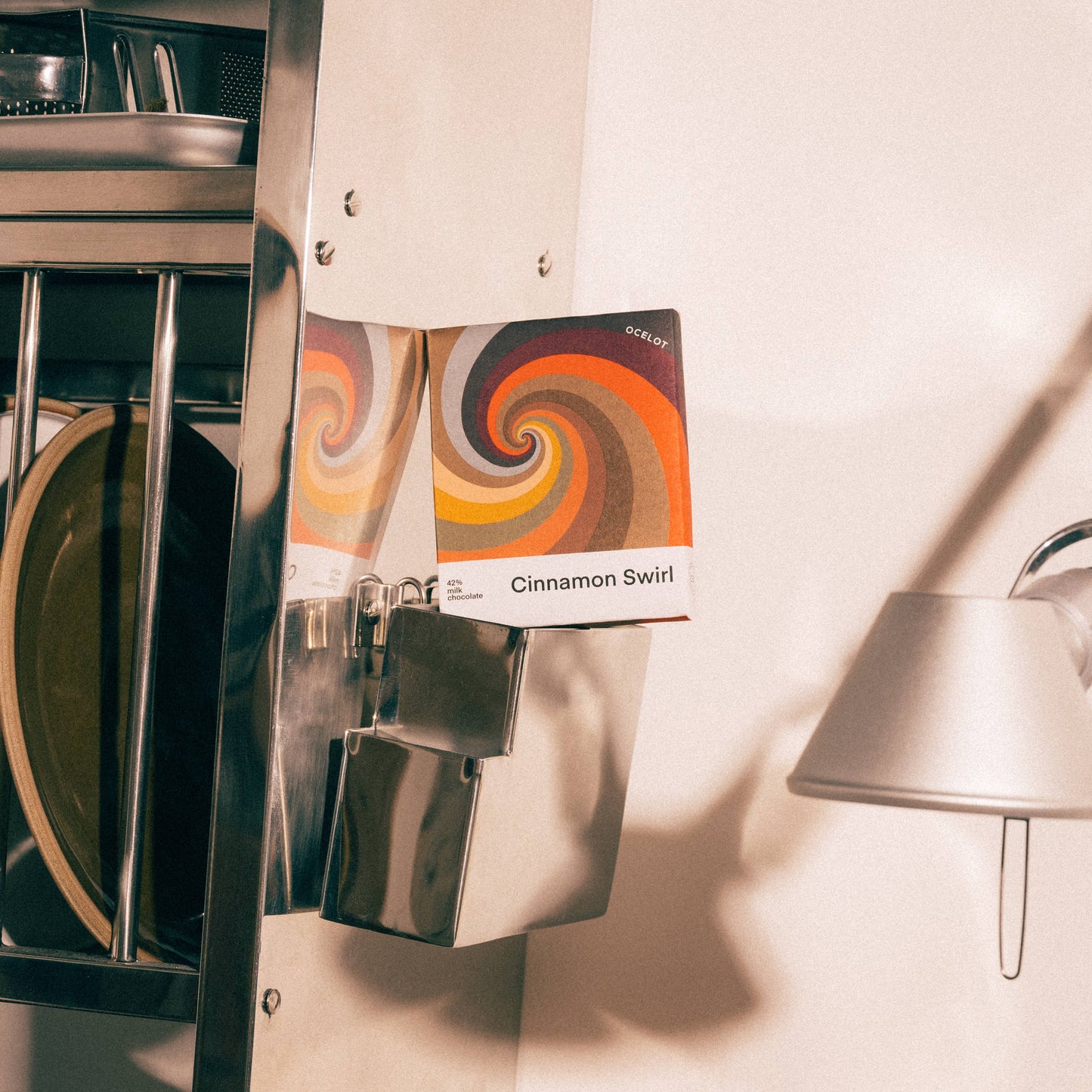 Ocelot Chocolate - Cinnamon Swirl - 42% Milk Chocolate & cinnamon bun bar, 70g