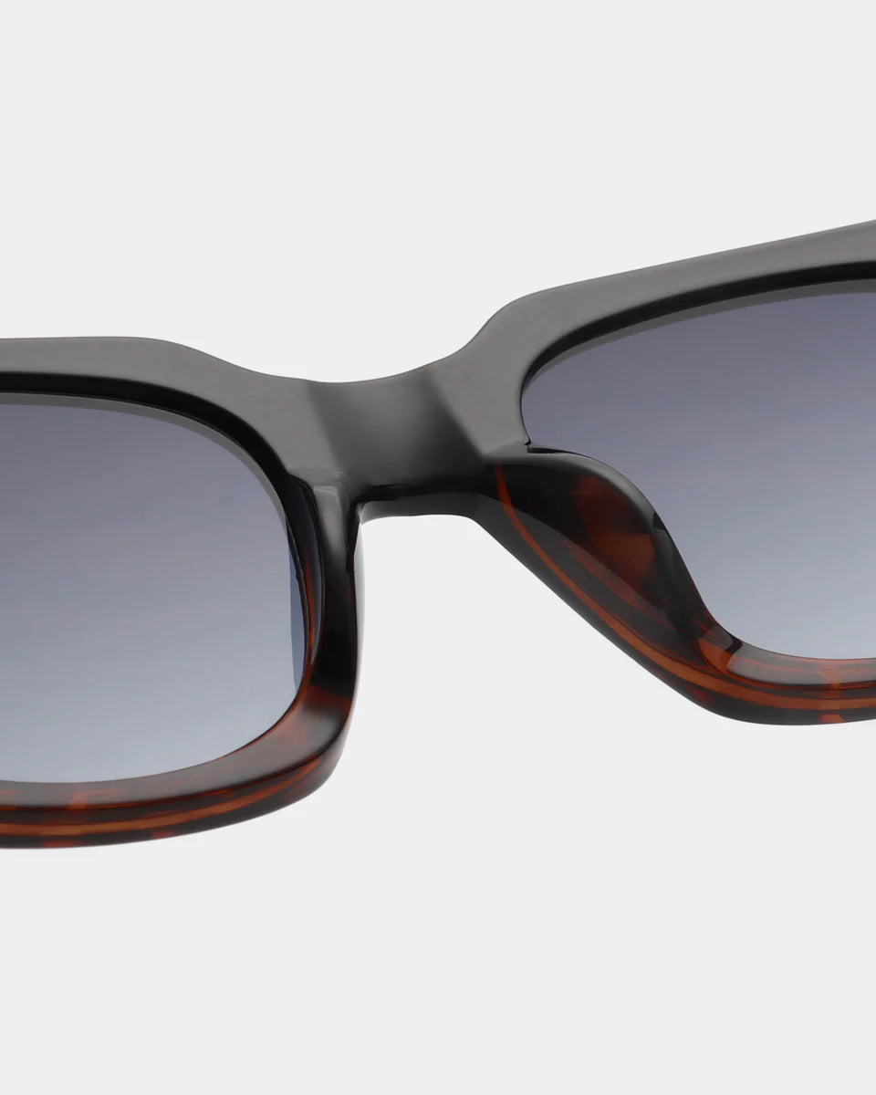 A.Kjæbede - Nancy, Demi Black Tortoise