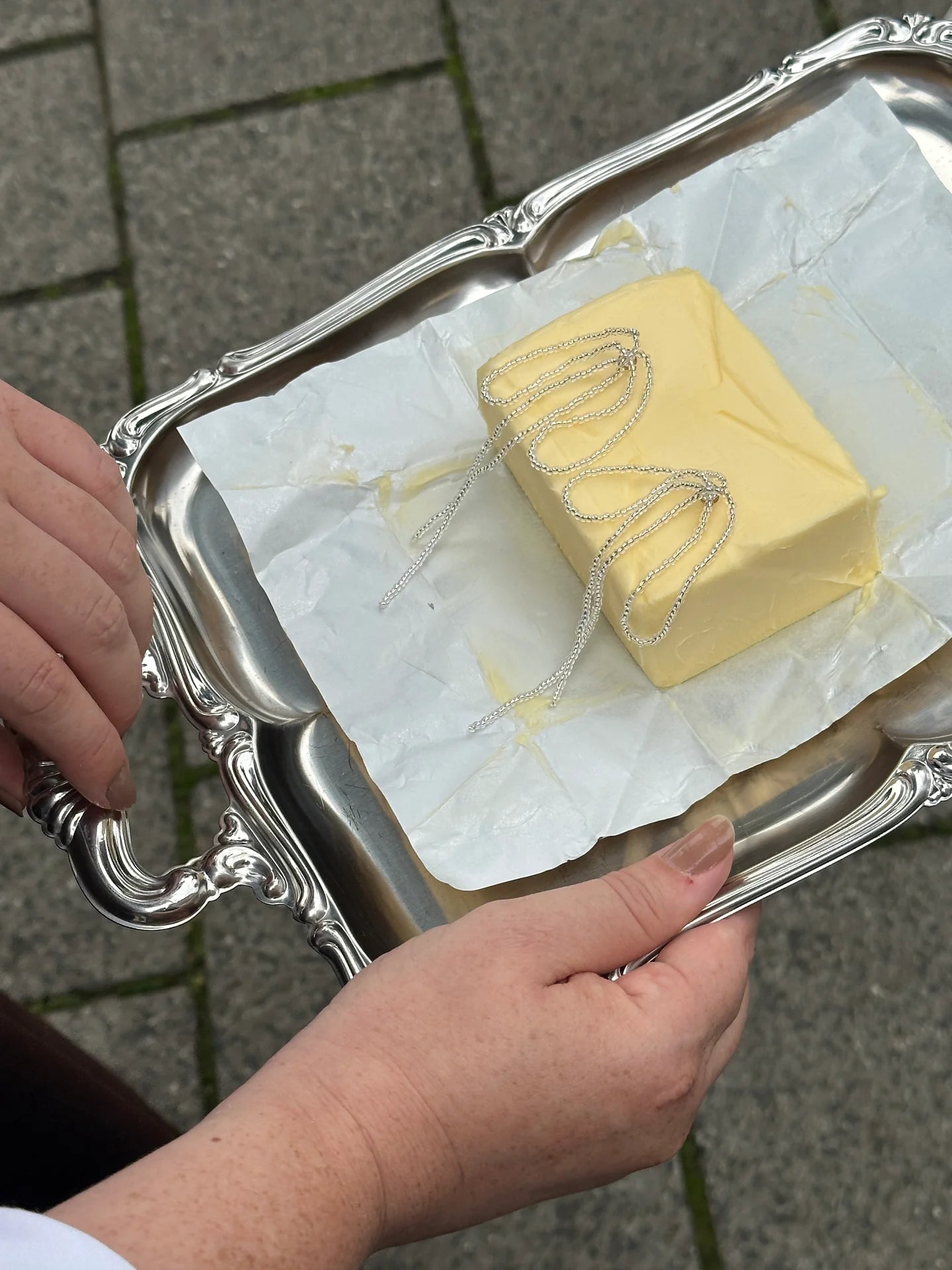 Labro - Bow Grande Earring, Silver