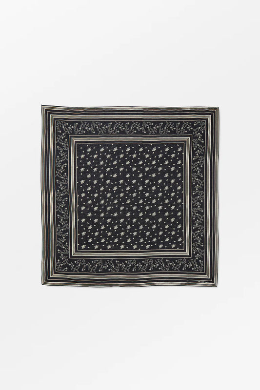 Skall Studio - Classic Scarf, Black/Light Cream