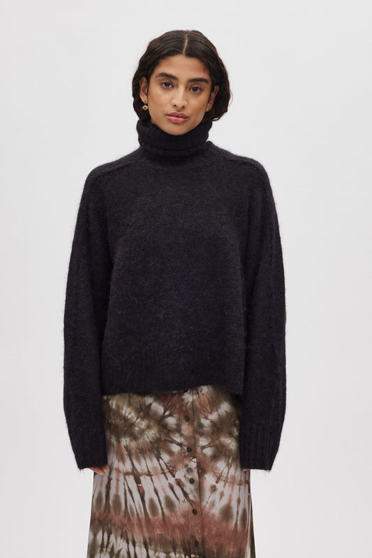 Rabens Saloner - Mabeka Fluffy Knit Funnel-Neck Sweater, Black