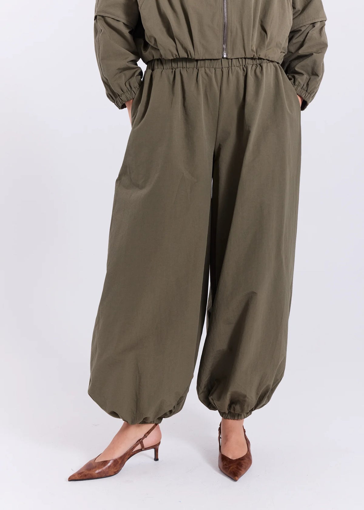 Norr - Mikka Balloon Pants, Dark Green