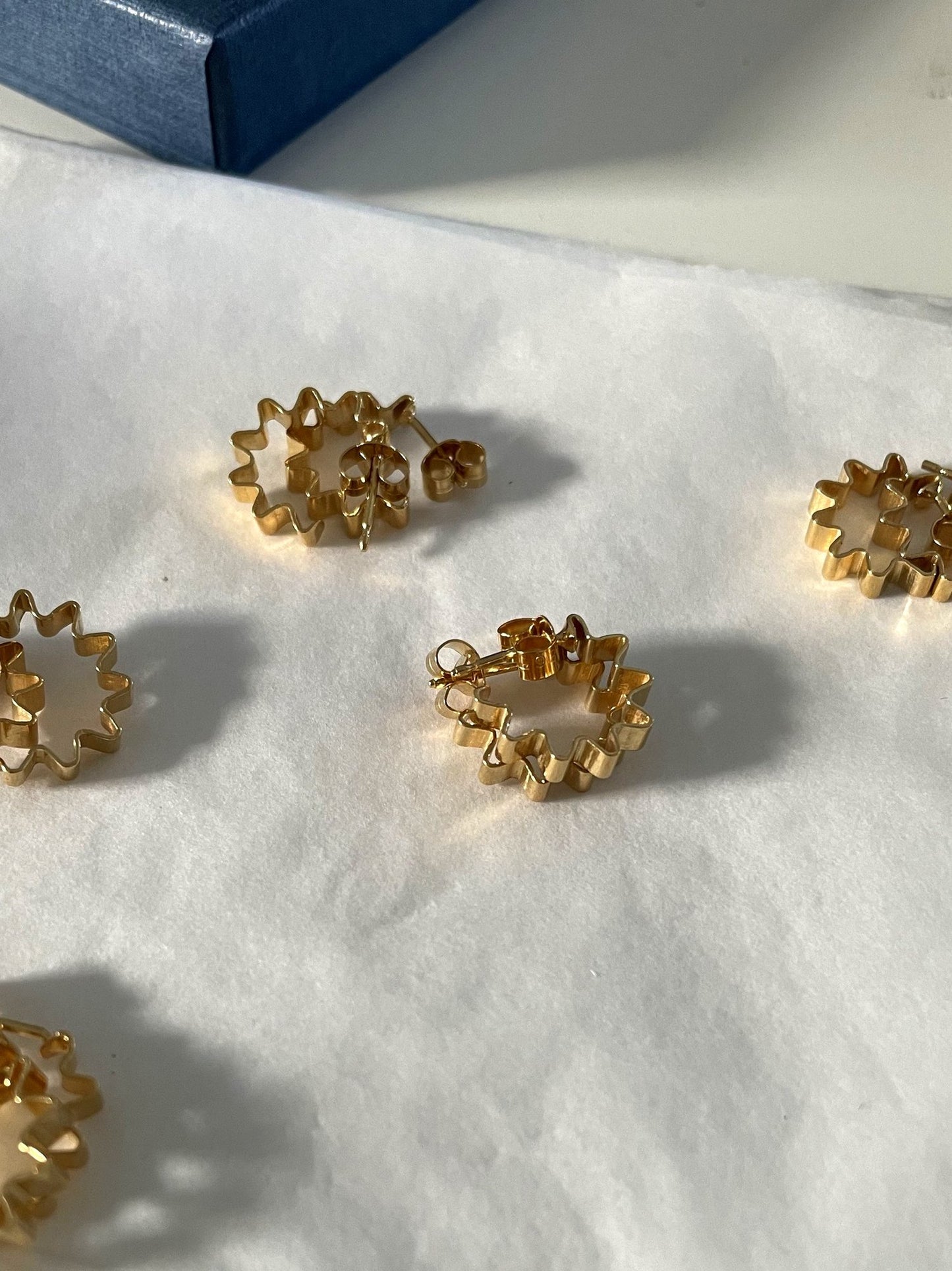Olivia Taylor - Mini Ondulée Hoops - Gold