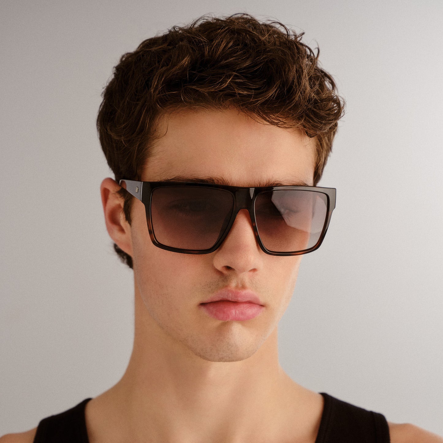 Le Specs - Dark Magic, Tort