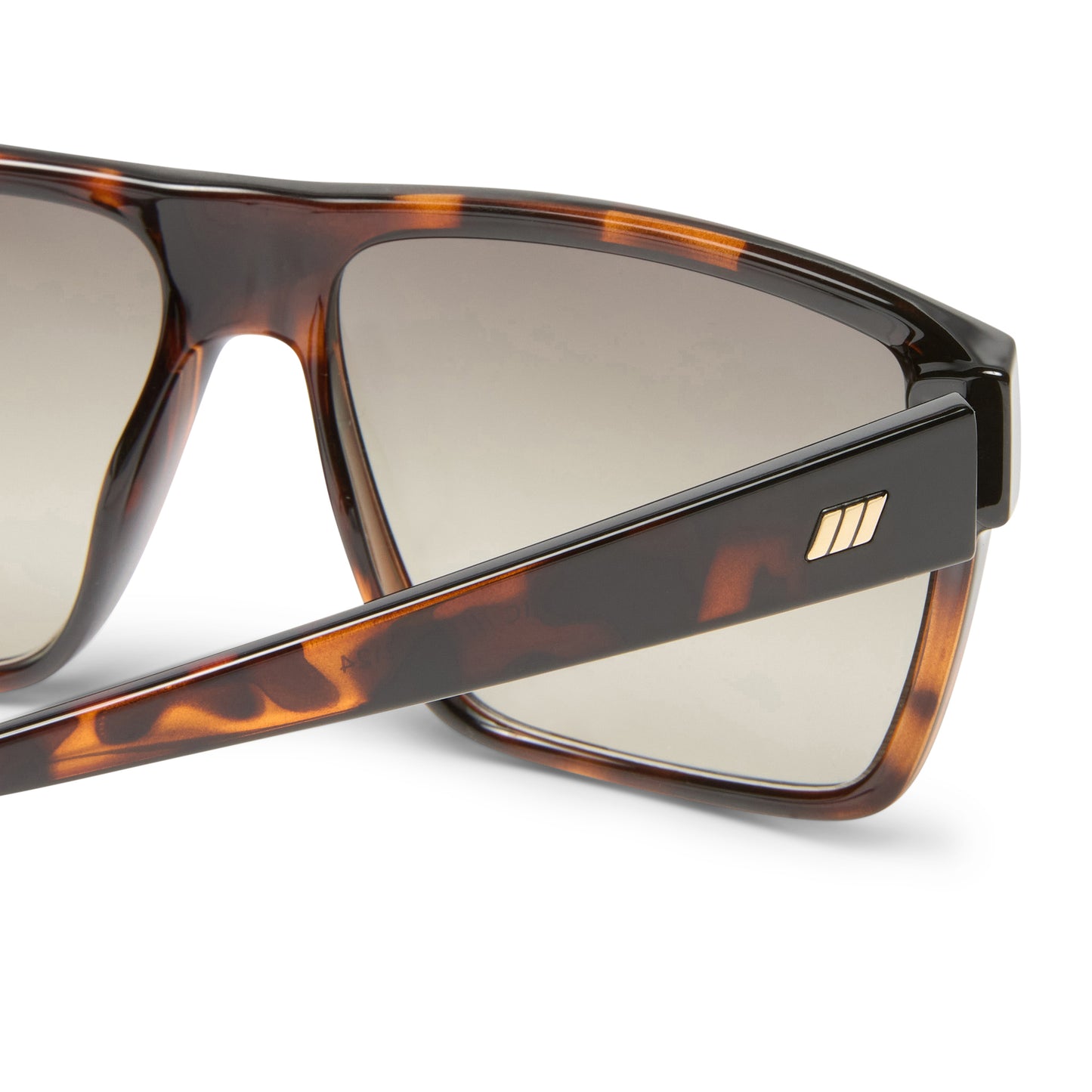 Le Specs - Dark Magic, Tort