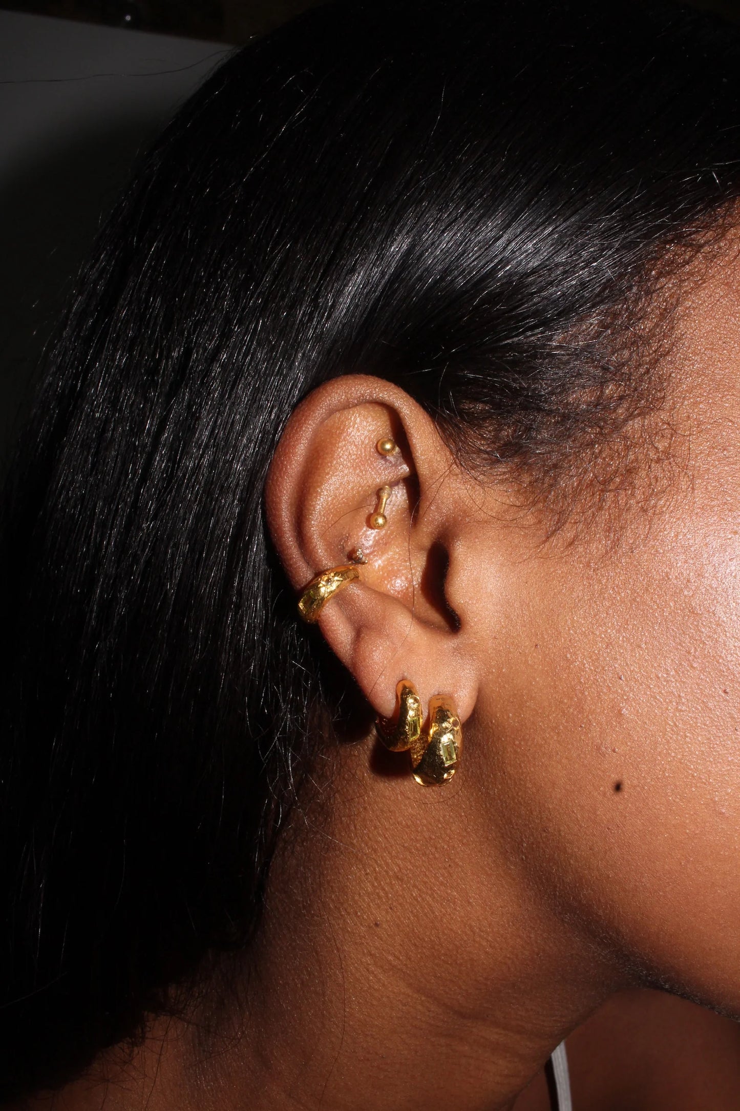 Tyger by the Tail - Carmen Hoops, Gold