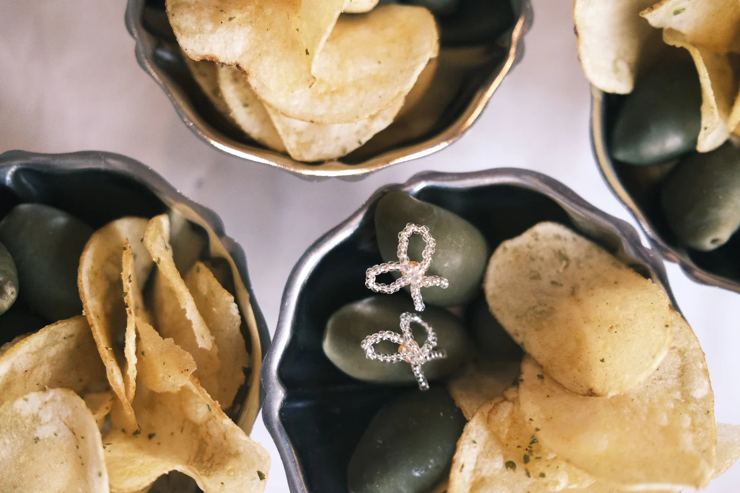 Labro - Bow Piccolo Earring, Silver