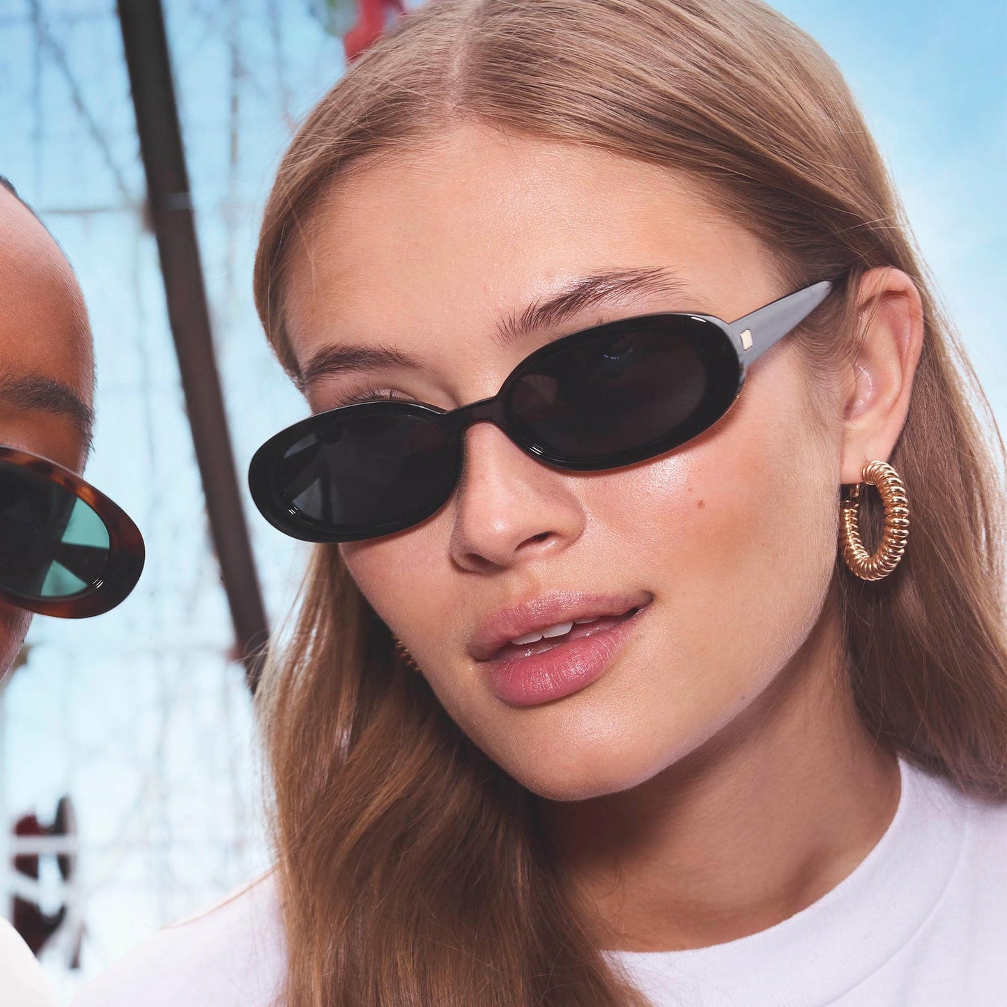 Le Specs - Outta Love - Black