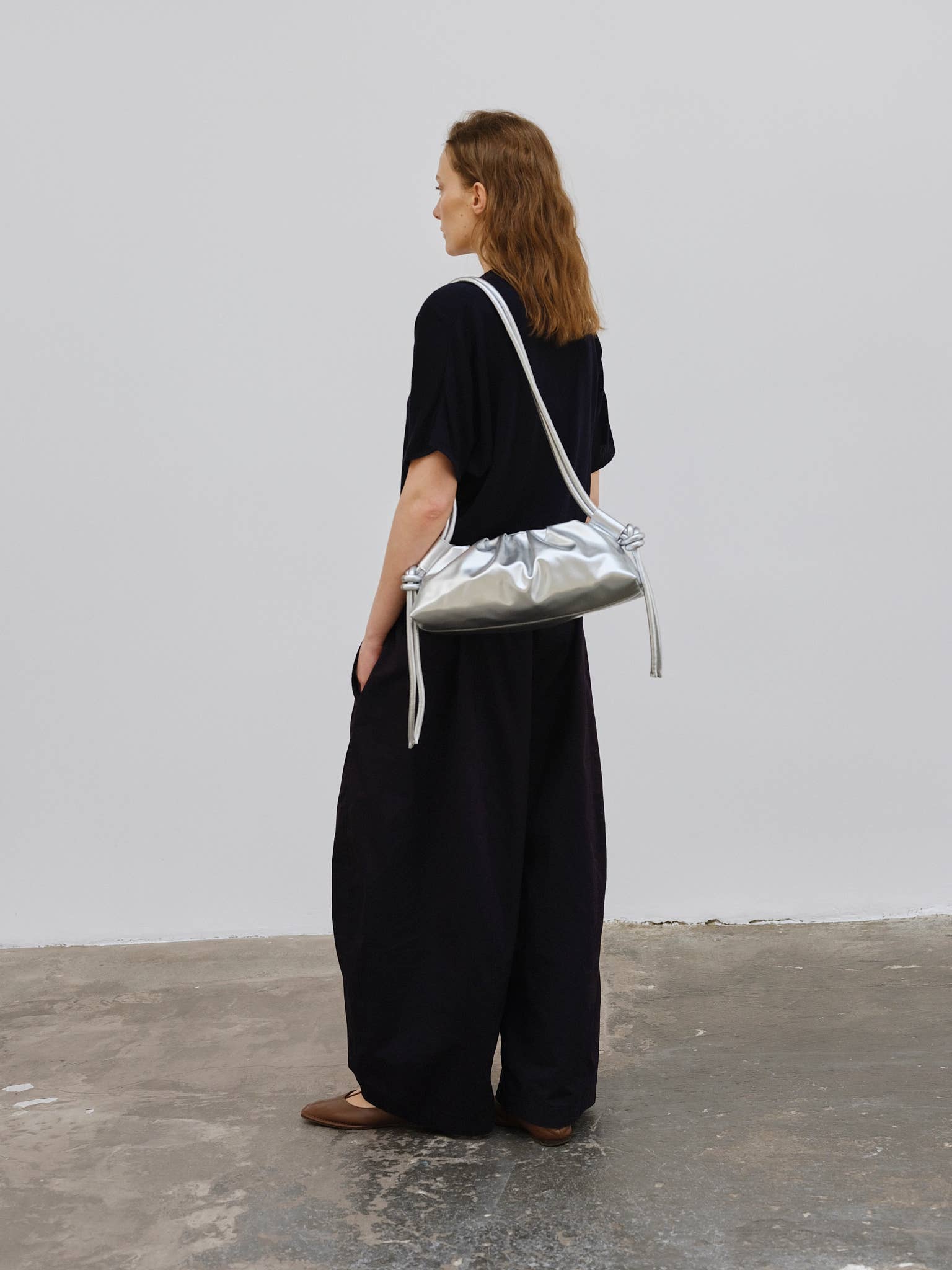 OLEND Dumpling bag シルバー Olend - Dumpling Bag – Spoiled Life