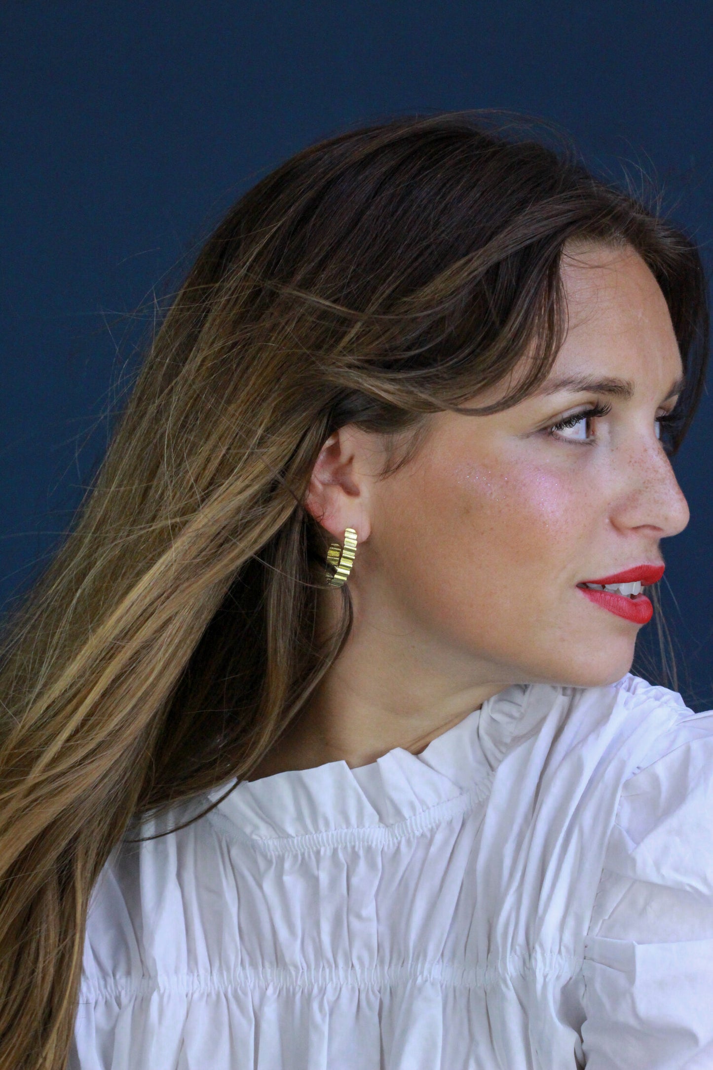 Olivia Taylor - Classic Ondulée Hoops, Gold
