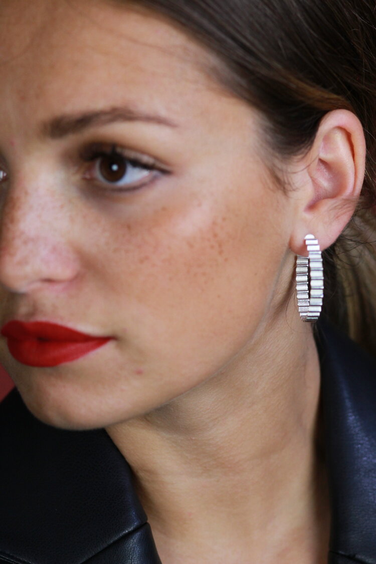 Olivia Taylor Large Ondulee Hoops - Silver